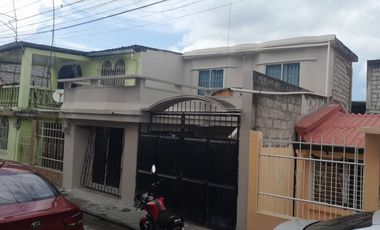¡VENDO CASA EN URBANIZACIÓN LA TOLITA 1, ESMERALDAS!