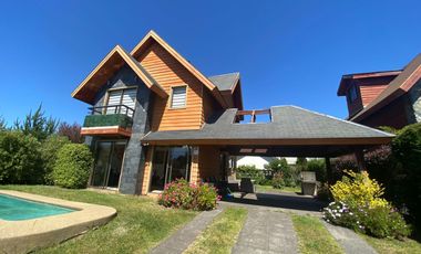 CASA EN AVENIDA DEL RIO PINGUERAL