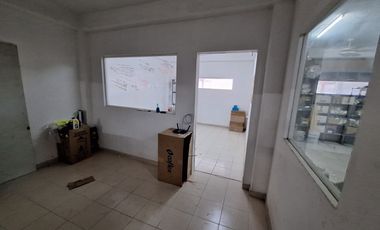 Venta de local Comercial en Cancún de 600 m2 sobre Av Lopez portillo casi enfrente con Av Andres Quintana Roo