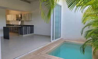 CASA EN VENTA EN CANCÚN, QUINTANA ROO, RESIDENCIAL ARBOLADA CON ALBERCA PROPIA, OPORTUNIDAD!!!