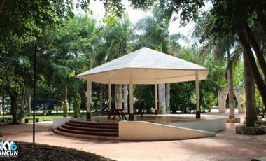 CASA EN VENTA EN CANCÚN, QUINTANA ROO, RESIDENCIAL ARBOLADA CON ALBERCA PROPIA, OPORTUNIDAD!!!