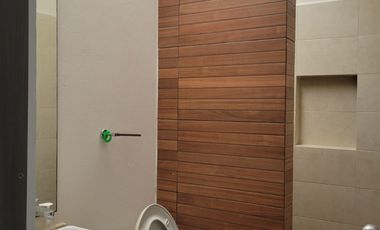CASA EN VENTA EN CANCÚN, QUINTANA ROO, RESIDENCIAL ARBOLADA CON ALBERCA PROPIA, OPORTUNIDAD!!!
