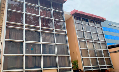 Edificio de 4 departamentos ubicado en Av. San Jorge Nueva Kennedy