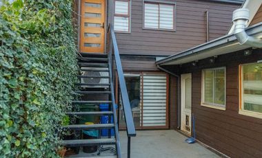 Se vende amplia casa de 150 m² se encuentra en el barrio de Collico