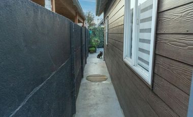 Se vende amplia casa de 150 m² se encuentra en el barrio de Collico