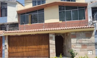 VENTA CASA - SALAMANCA  FRENTE A PARQUE