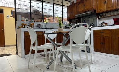 VENTA CASA - SALAMANCA  FRENTE A PARQUE