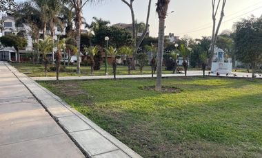 VENTA CASA - SALAMANCA  FRENTE A PARQUE