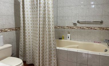 VENTA CASA - SALAMANCA  FRENTE A PARQUE