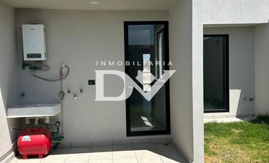 CASA EN VENTA DE 4 HABITACIONES EN CUAUTLANCINGO A METROS DE PERIFERICO ROOF GARDEN