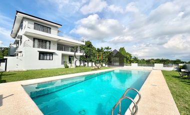 Luxurious 9 Bedroom Mansion with Pool in Maria Luisa Estate Park for Rent