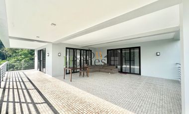 Luxurious 9 Bedroom Mansion with Pool in Maria Luisa Estate Park for Rent