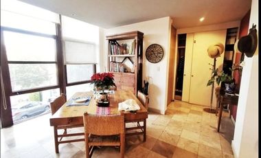 Venta de Casa con Terraza en El Fraccionamiento de Lomas de Las Águilas III