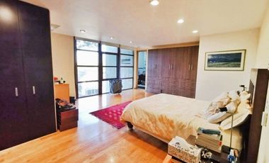 Venta de Casa con Terraza en El Fraccionamiento de Lomas de Las Águilas III
