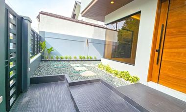 HIGH CEILING SINGLE DETACHED HOUSE AND LOT IN BF HOMES LAS PIÑAS CITY