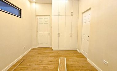 HIGH CEILING SINGLE DETACHED HOUSE AND LOT IN BF HOMES LAS PIÑAS CITY