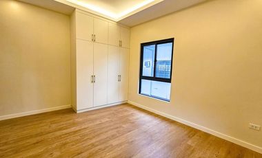 HIGH CEILING SINGLE DETACHED HOUSE AND LOT IN BF HOMES LAS PIÑAS CITY