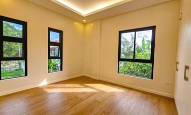 HIGH CEILING SINGLE DETACHED HOUSE AND LOT IN BF HOMES LAS PIÑAS CITY