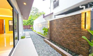 HIGH CEILING SINGLE DETACHED HOUSE AND LOT IN BF HOMES LAS PIÑAS CITY