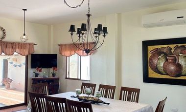 Punta Blanca: Amplia casa en venta de 2 pisos, terraza y 3 dormitorios.