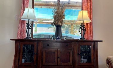 Punta Blanca: Amplia casa en venta de 2 pisos, terraza y 3 dormitorios.