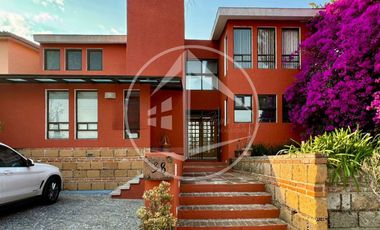 Exclusiva Propiedad En Chiluca: Elegancia Y Comodidad En Cada Rincón