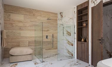 Casa única de diseño recién terminada. 4 recámaras. Llave en mano