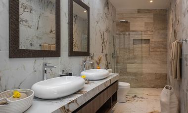 Casa única de diseño recién terminada. 4 recámaras. Llave en mano