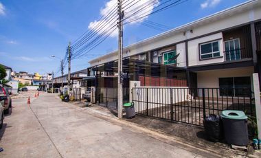 ขายถูกโซนนี้มีเพียงหลังเดียว! บ้านทาวน์โฮม 2 ชั้น 23.7 ตร.วา วิลเลต ไลท์ รัตนาธิเบศร์ 3 ห้องนอน 2 ห้องน้ำ 2 ที่จอดรถ ต่อเติมครัวเรียบร้อย เป็นส่วนตัว