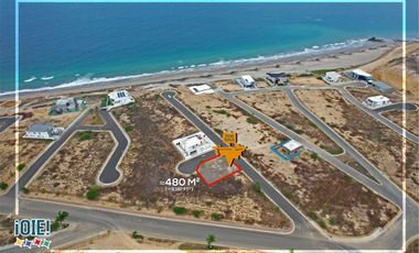Lote esquinero en venta en la urbanización Playa Alta, Manta, Ecuador