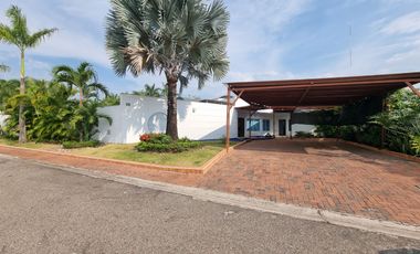 Venta de casa campestre de un piso en conjunto cerrado al oriente de la ciuda de neiva por la calle 8.