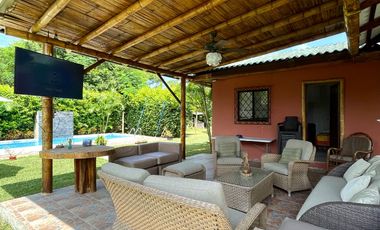 Dos Mangas, espectacular residencia con piscina y amplio patio