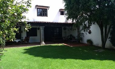 CASA ESTILO COLONIAL EN CALZADA DE LAS AGUILAS EN LOMAS DE AXOMIATLA.