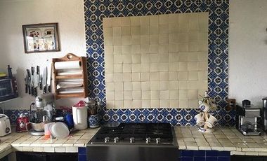CASA ESTILO COLONIAL EN CALZADA DE LAS AGUILAS EN LOMAS DE AXOMIATLA.