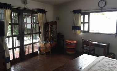 CASA ESTILO COLONIAL EN CALZADA DE LAS AGUILAS EN LOMAS DE AXOMIATLA.