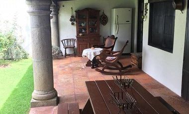 CASA ESTILO COLONIAL EN CALZADA DE LAS AGUILAS EN LOMAS DE AXOMIATLA.