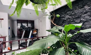 Gran Casa con Jardín