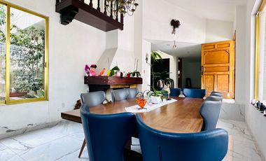 Gran Casa con Jardín