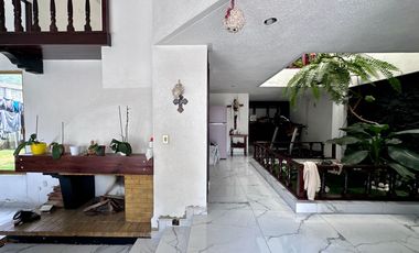 Gran Casa con Jardín