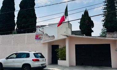 Gran Casa con Jardín