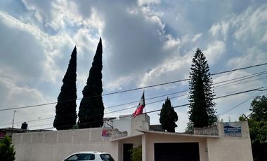 Gran Casa con Jardín
