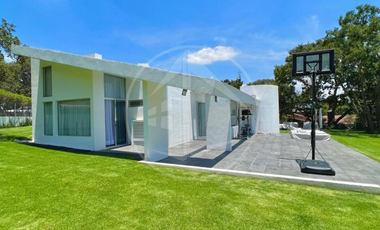 Residencia De Una Planta En Hacienda De Vallescondido: Lujo Y Confort En Un Entorno Exclusivo