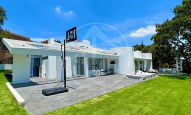 Residencia De Una Planta En Hacienda De Vallescondido: Lujo Y Confort En Un Entorno Exclusivo
