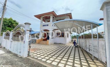 Single house, Kitiwatthana Village, Ratchaburi, near Yothinwitthaya Army-sponsored School