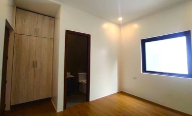 3STOREY MODERN DESIGN SINGLE-ATTACHED HOUSE & LOT FOR SALE BRGY. SUN VALLEY PARANAQUE CITY