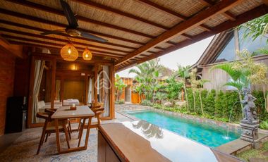 Bali Bliss Awaits: Own This Stunning Wooden Lodge Freehold 3-Bed Villa Near Soka Beach