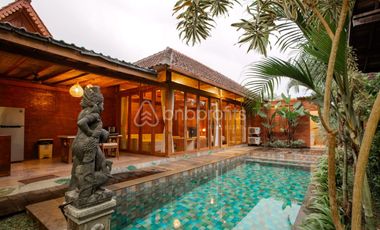 Bali Bliss Awaits: Own This Stunning Wooden Lodge Freehold 3-Bed Villa Near Soka Beach
