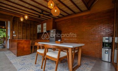 Bali Bliss Awaits: Own This Stunning Wooden Lodge Freehold 3-Bed Villa Near Soka Beach