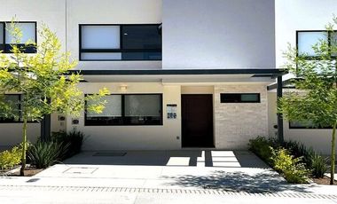 Casa de 4 Recámaras con Baño en Zarú, Qro.