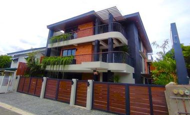 With Swimming Pool Luxurious 3Storey Single House & Lot for Sale in Merville Subdivision Parañaque City